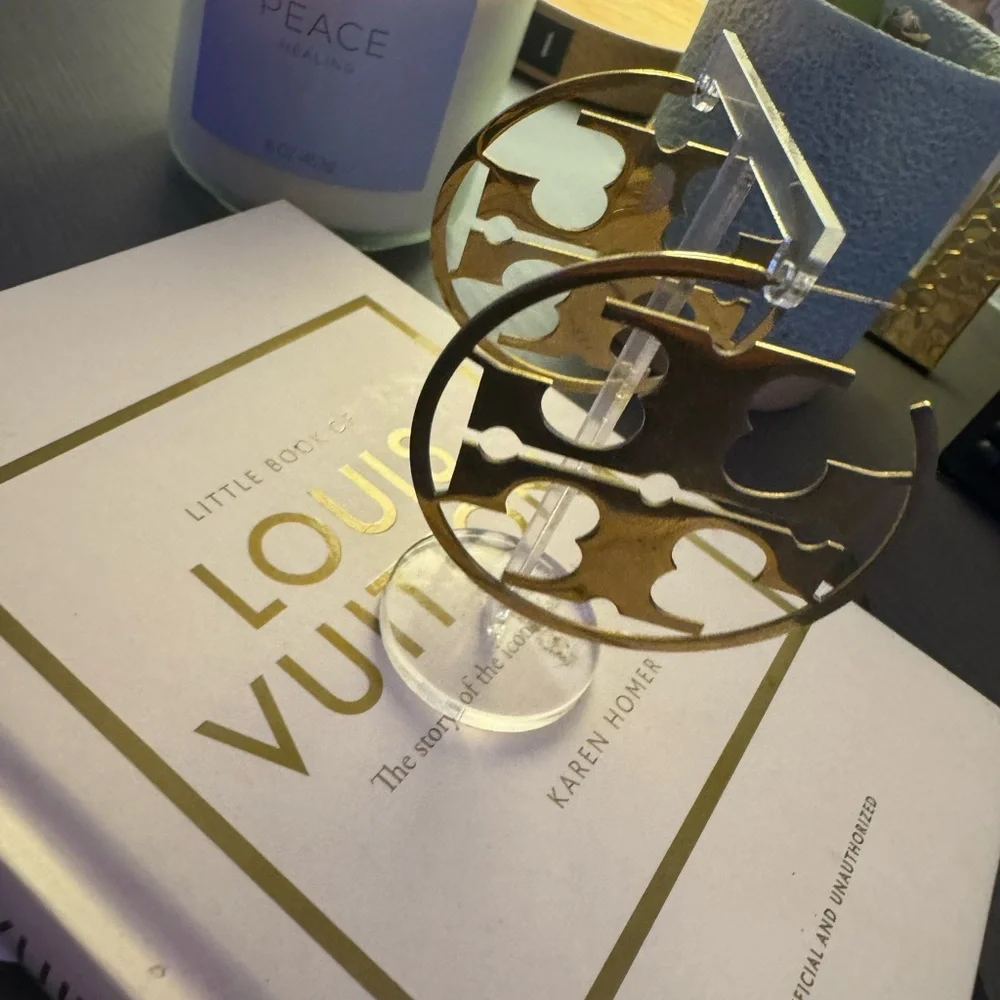 Tory Burch hoop earrings, gold plated, small imperfection as shown in photo. - Picture 5 of 10